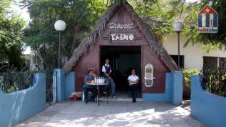 Besuchen Sie eine der sehenswerten Shows im "Cabaret Taino" Cabaret El Taino - Las Tunas Kuba