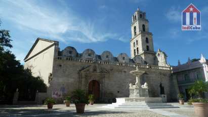 Plaza de San Francsico - Iglesia y Fuente de los Leones
