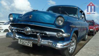Ford -  vintage cars Cuba