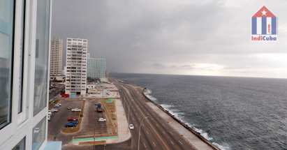 Impressive sea views by the Malecón waterfront in Havana