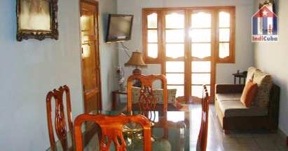 El salón incluye la zona comedor - se ofrece desayuno