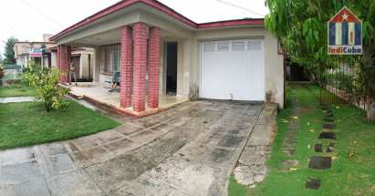 The rooms for rent are located in the back. There are 2 rooms for tourists.