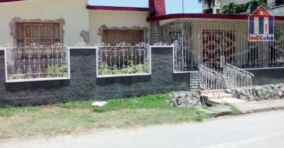 Vista exterior de esta propiedad privada en Nueva Gerona - Isla de la Juventud