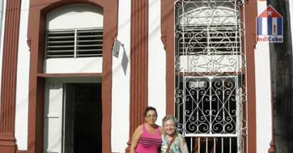 Der Blick von der Straße auf das "Hostal Rivero Novoa" in Cienfuegos Kuba