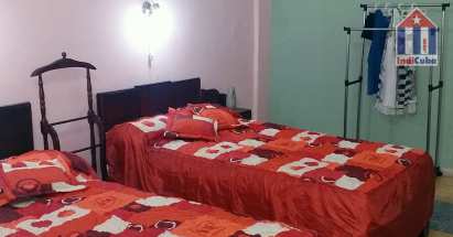 Apartamento con un domitorio con 2 camas individuales