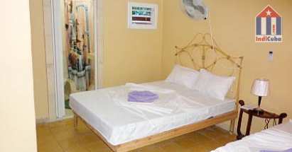 La habitación de huéspedes en el albergue "Casa Maylin y Maikel"