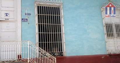 Vista a la entrada del hostal "Casa Sueca" en Trinidad Cuba
