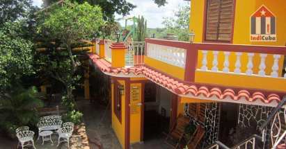 La casa está localizado en una zona muy verde de Viñales - a la gente le gusta