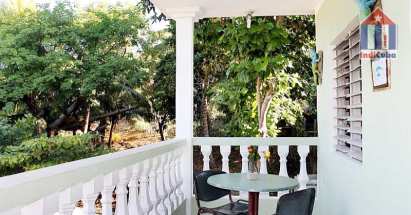Pequeña terraza con vista al verde. ¡Pura relajación!