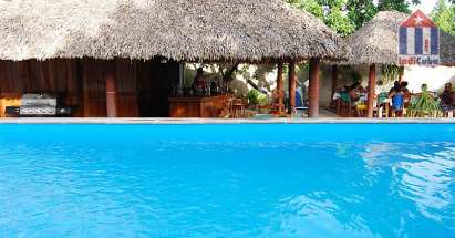 Piscina y terraza
