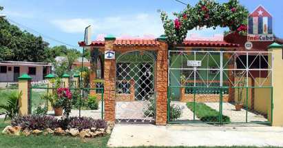 "Hostal Avenida del Sol" en la playa de La Boca, Trinidad, Cuba