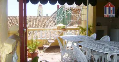 Terraza - la zona comunitaria del "Hostal El Tayaba"