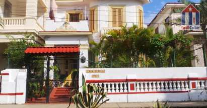 Casa particular "Casa Blanca 917" in Vedado Havanna von der Straße