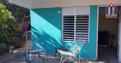 Directamente frente a la entrada de la habitación de invitados tienes tu propia terraza privada.