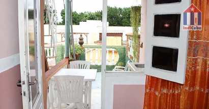 Vista desde la habitación a la terraza privada para los huéspedes de la habitación