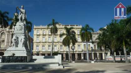 Parque Central - Central Park in Old Havana