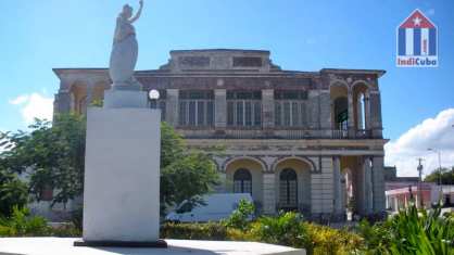 Edificios de la época colonial en Puerto Padre - el Liceo
