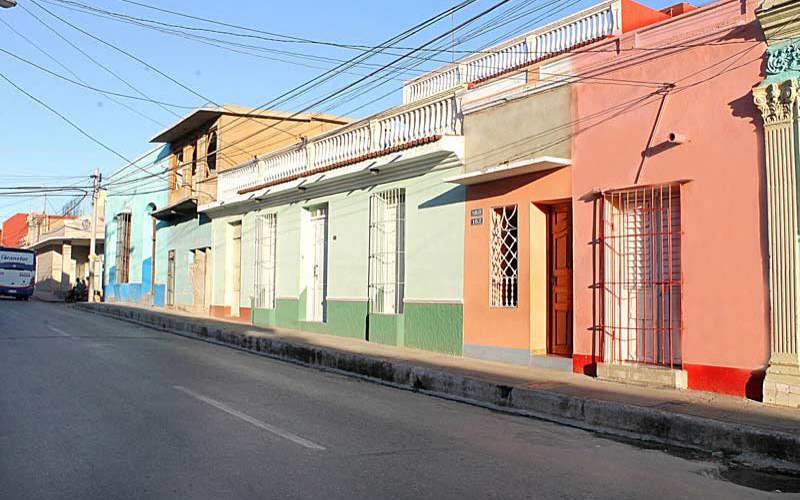 Die Calle Santo Domingo führt südlich des historischen Zentrums entlang